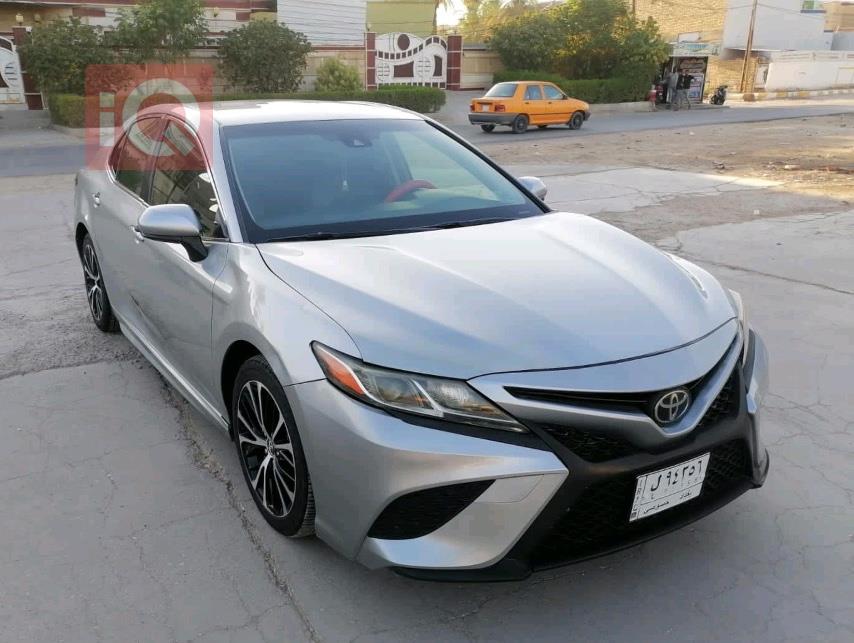 تۆیۆتا کامری